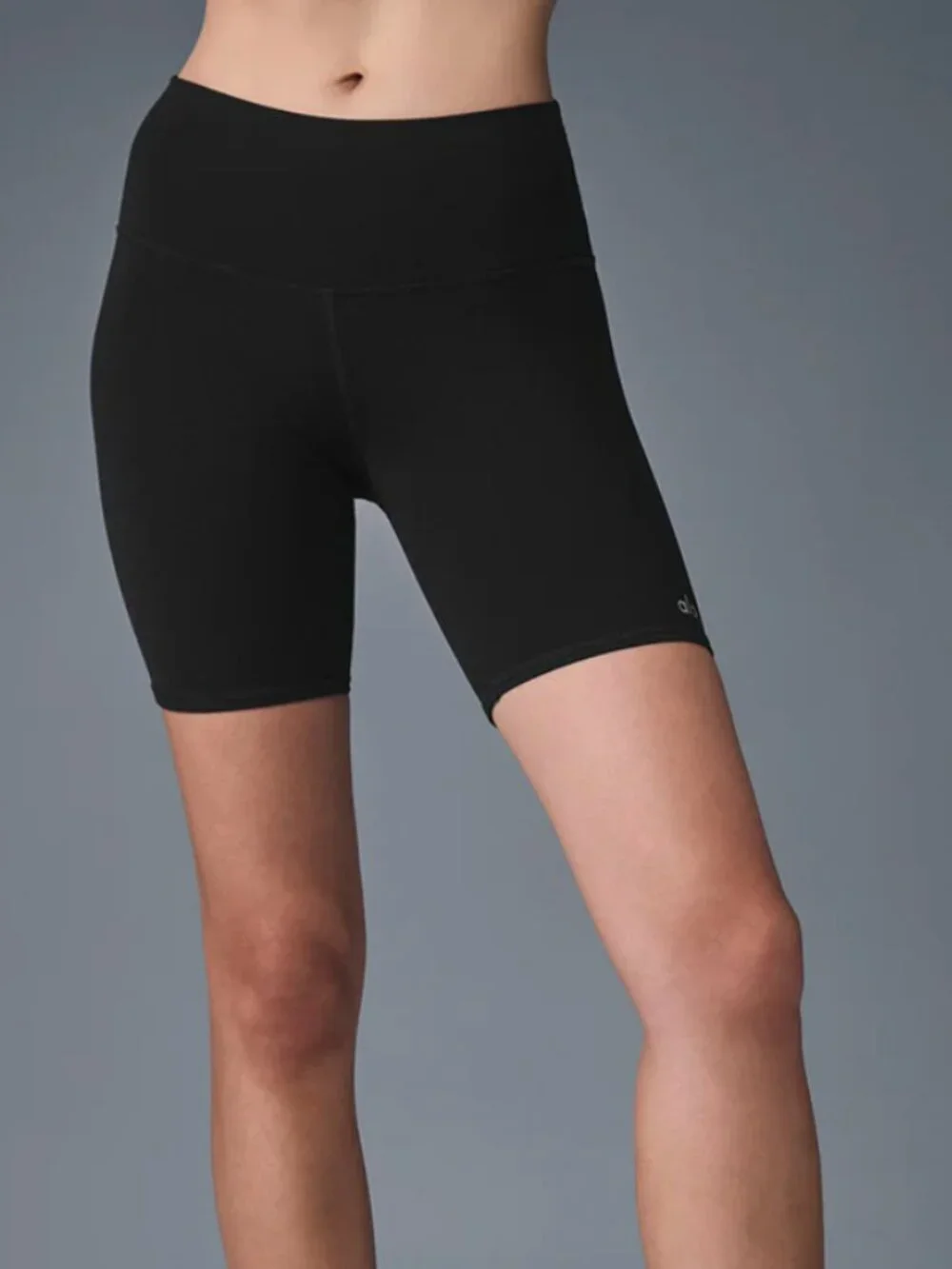 Alo Yoga Airbrush 7" High-Waist Biker Short in Black Size Small